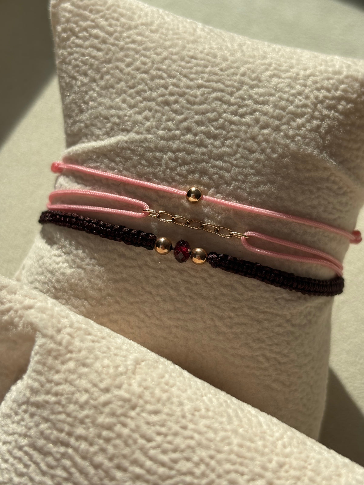 Náramek Garnet Gold